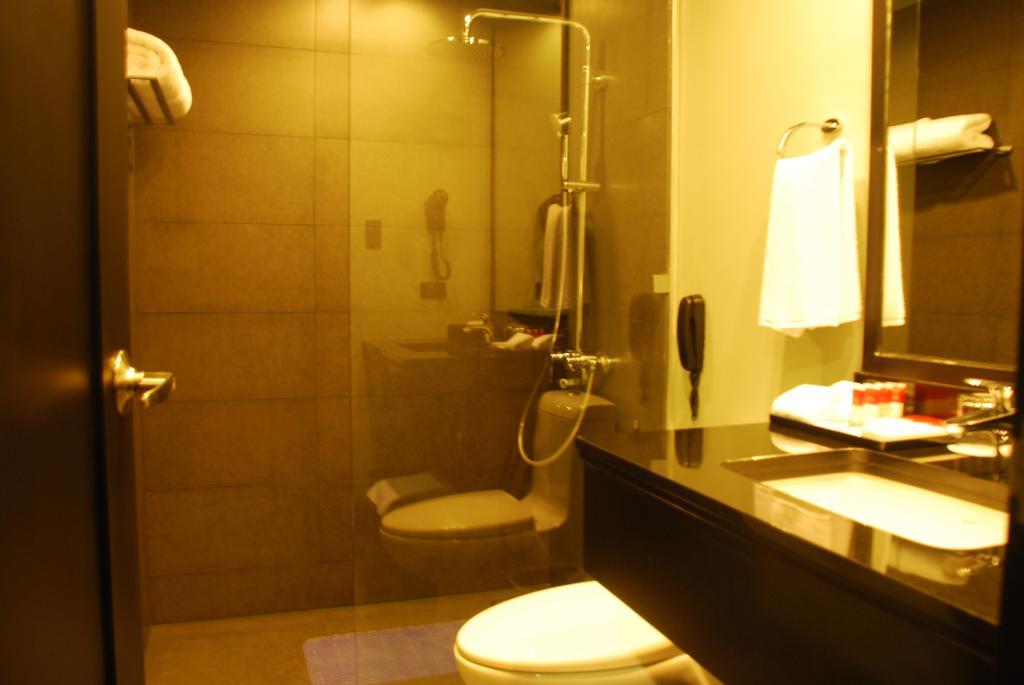 Amelie Hotel Manila Exterior foto