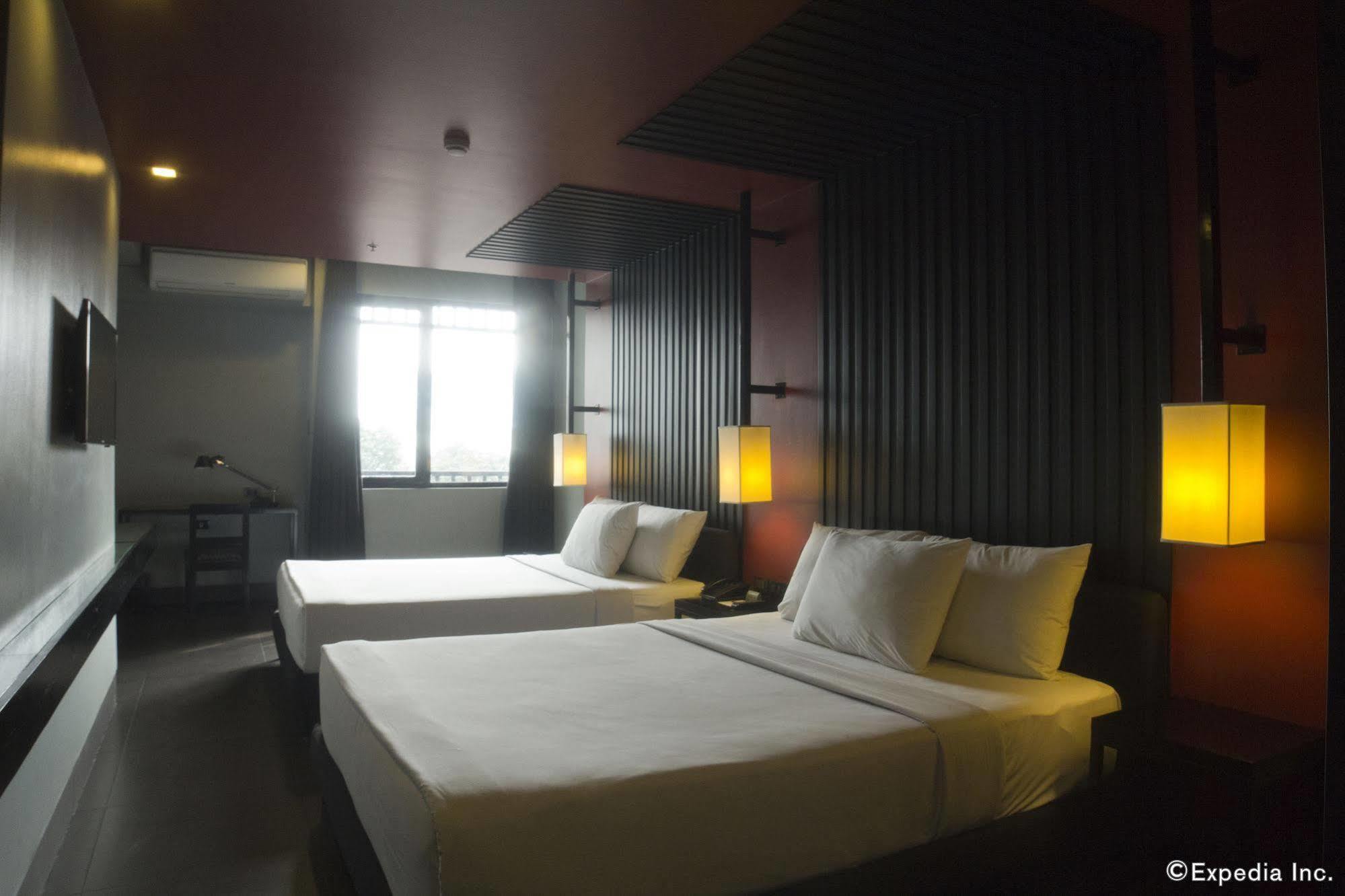 Amelie Hotel Manila Exterior foto